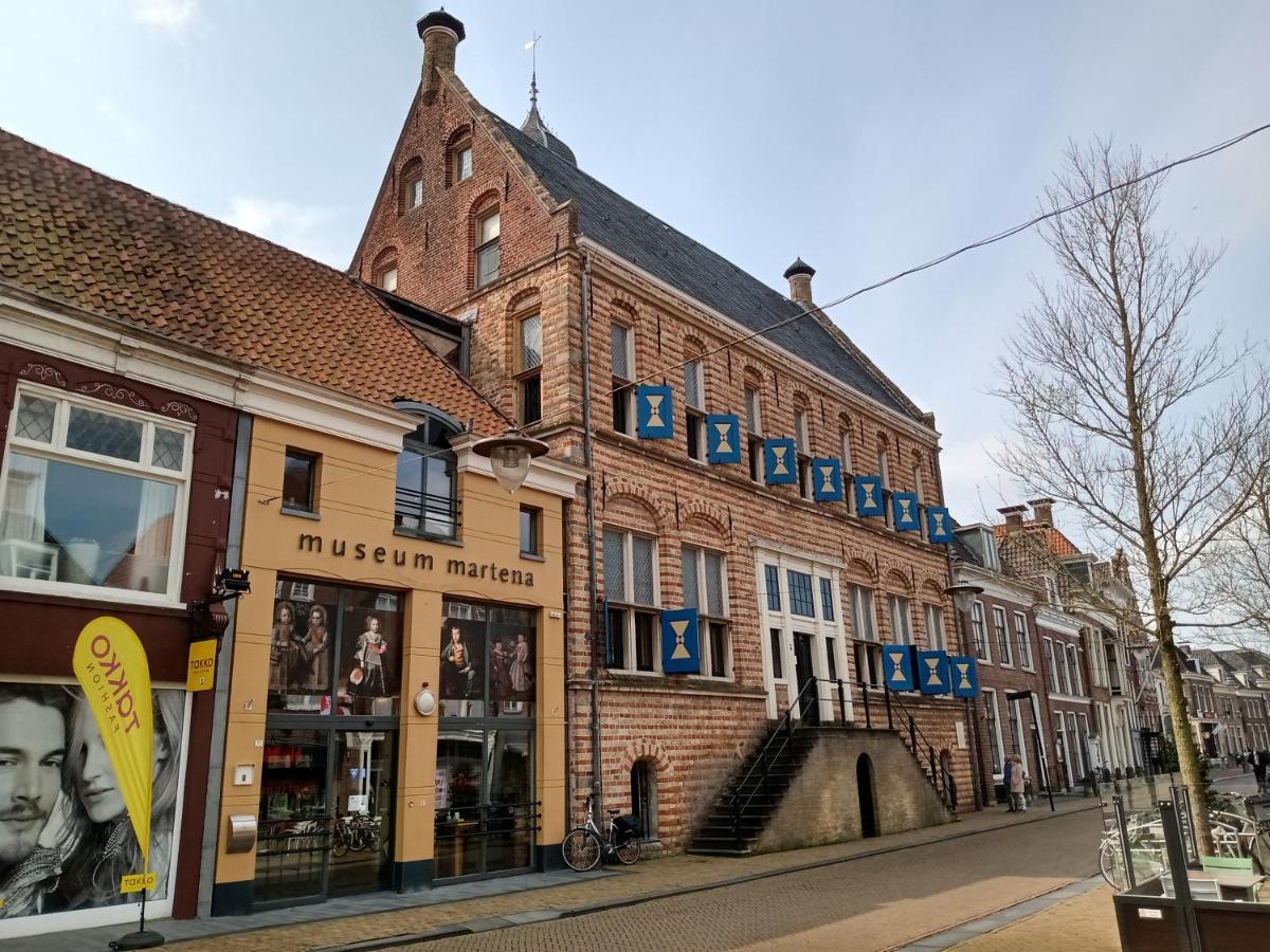 Wellnesshuis Met Hottub, Ligbad En Grote Tuin Villa Tzummarum Esterno foto